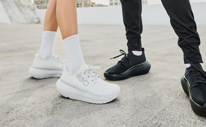 Women's OOmy Stride - White